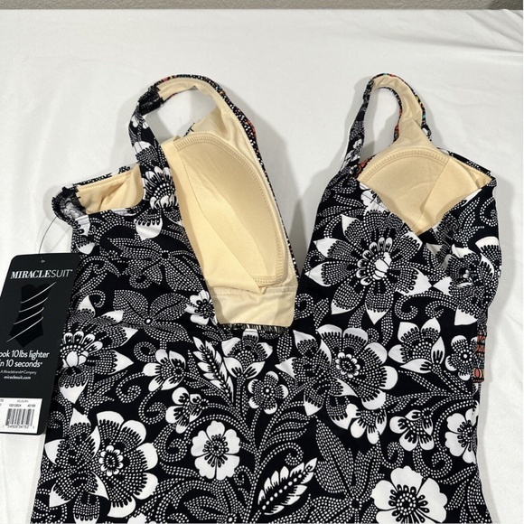 NWT Miraclesuit‎ [ 16 US ] Delta Dawn Sojourn One Piece Swimsuit Black White - Picture 9 of 13